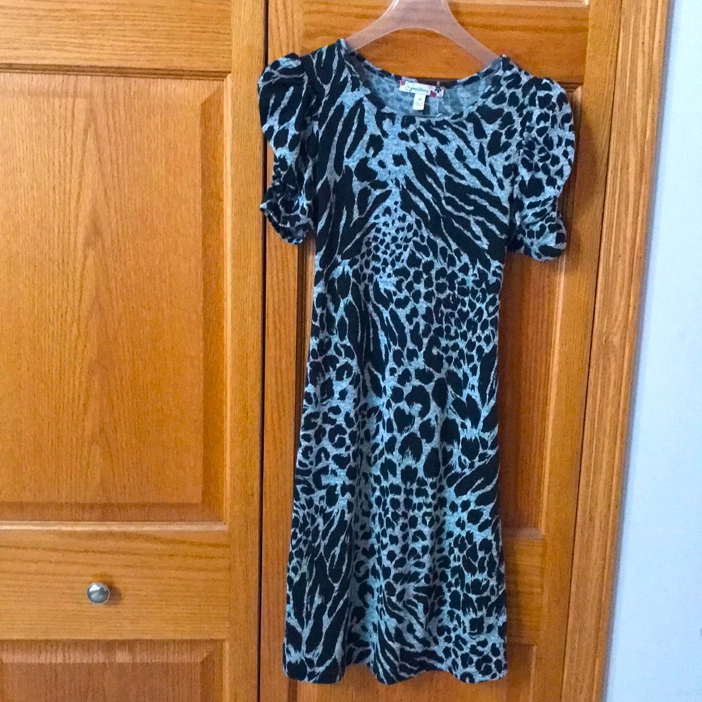 Speechless girls dress. Size 14. Jersey knit. Tie back. Above knee length.